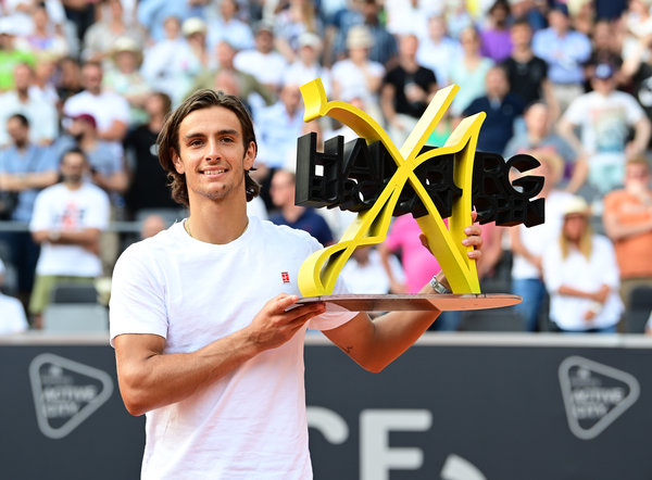 赛本身倍感 赛本身倍感